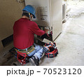 電気温水器点検作業 70523120
