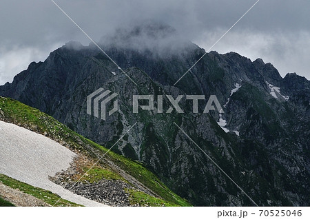 剣御前小屋付近からの剣岳 剣御前小屋付近からの剣岳 70525046