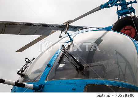 details of the propeller and engine of a modern helicopter blades details of the propeller and engine of a modern helicopter blades 70529380