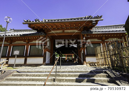 氷室神社　表門（四脚門）　東西廊　奈良県奈良市 70530972