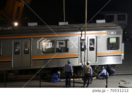 新潟港へ陸送される武蔵野線車両(2019年8月) 新潟港へ陸送される武蔵野線車両(2019年8月) 70531212