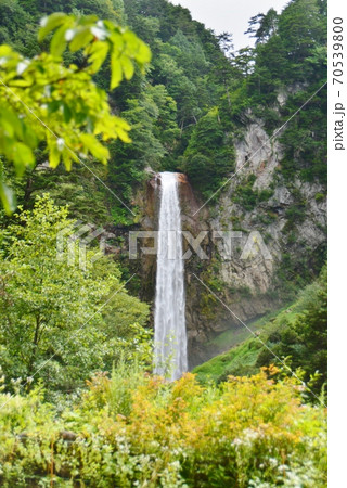 飛騨三大名瀑の一つ平湯大滝 70539800