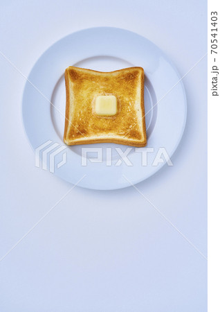 トースト　バター　食パン 70541403