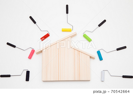 住宅の外壁塗装工事　塗装色選び　イメージ 70542664