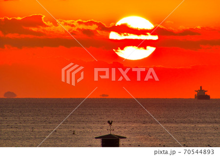 夕日の海岸 夕日の海岸 70544893