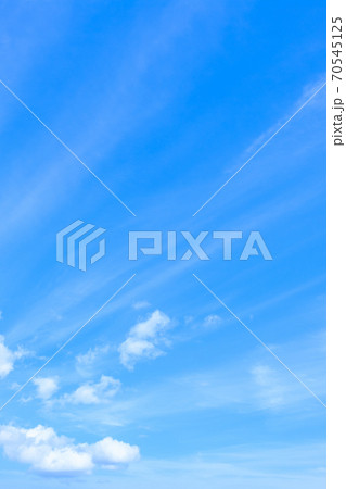 爽やかな秋の青空 爽やかな秋の青空 70545125