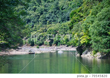 京都嵐山大堰川の絶景 70545820
