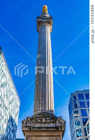 イギリス ロンドン ロンドン大火記念塔の写真素材
