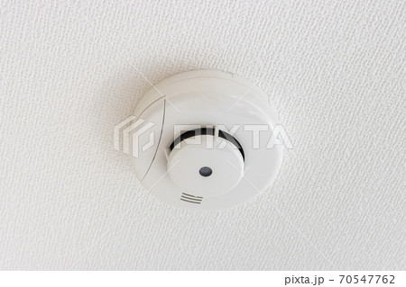 新築住宅の天井の火災警報器 70547762