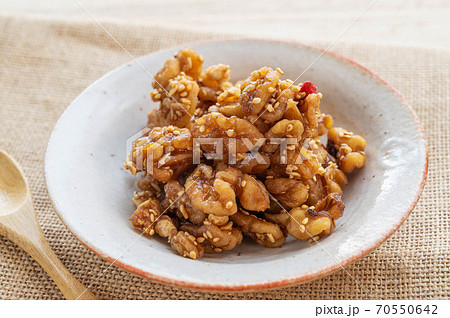 くるみと雑穀の甘煮 70550642