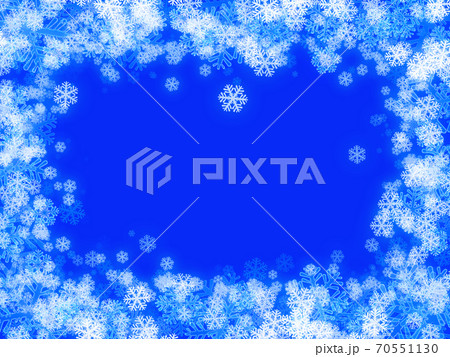 背景イラスト　青色バックに雪の結晶（4） 少し溶けかけイメージ 70551130