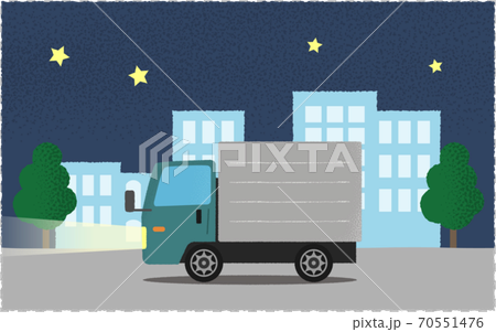 矢量圖的一輛綠色的卡車,晚上在燈火通明的城市道路上行駛 矢量圖的一輛綠色的卡車,晚上在燈火通明的城市道路上行駛 70551476