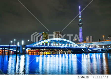 ライトアップされた駒形橋と東京スカイツリー<2020年10月> ライトアップされた駒形橋と東京スカイツリー<2020年10月> 70555773