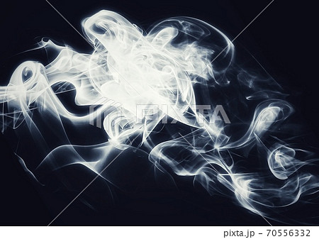 暗闇に漂う白い煙のイラスト素材