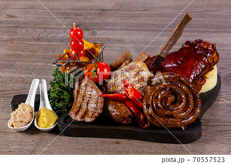 Grilled meat mix plate 70557523
