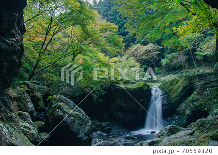 神戸岩の清流　東京都檜原村 70559320