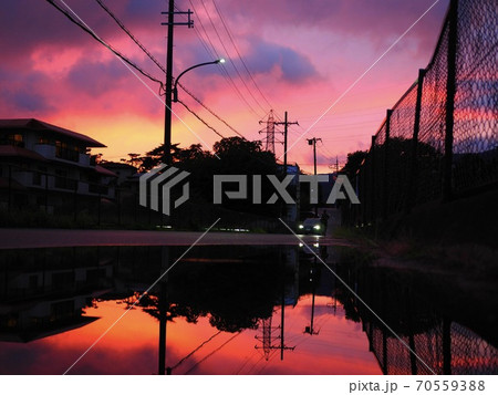 雨上がりの夕暮れ 70559388