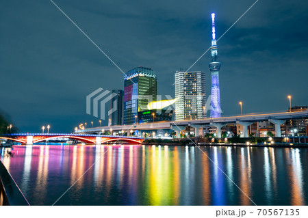 ライトアップされた吾妻橋と東京スカイツリー＜2020年10月＞ 70567135