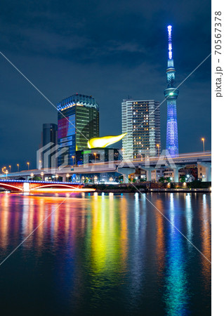 ライトアップされた吾妻橋と東京スカイツリー＜2020年10月＞ 70567378