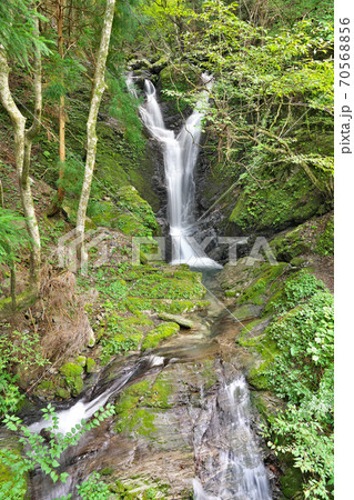 【出会い滝】 徳島県名西郡神山町上分 70568856