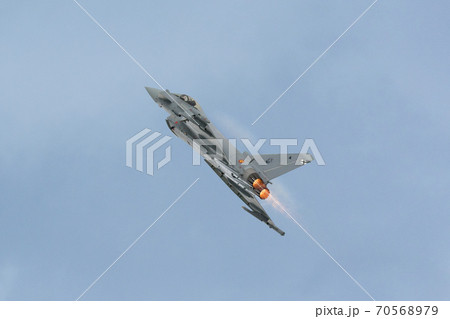 スペイン空軍EF2000ユーロファイター上昇 70568979