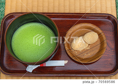 抹茶と和菓子 抹茶と和菓子 70569586