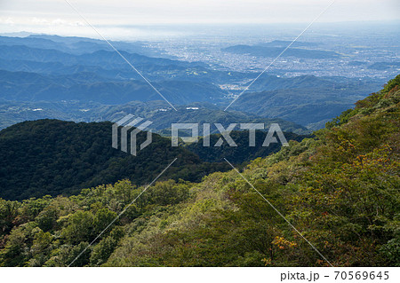 県立赤城公園　鳥居峠からの景観　初秋の風景 70569645