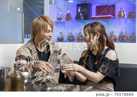 ネオホストの接客風景 ネオホストの接客風景 70570669