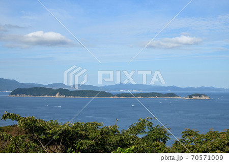 見晴らしの丘から友ヶ島を望む　後方が淡路島 70571009