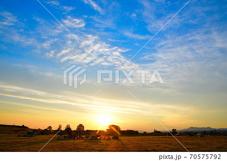 ミズベリング三条の朝(新潟県) ミズベリング三条の朝(新潟県) 70575792