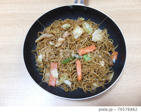 時短料理 冷凍ミックス野菜を使った焼きそば 時短料理 冷凍ミックス野菜を使った焼きそば 70576862