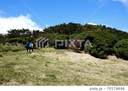 九州百名山「鞍岳」　ファミリー登山、ハイキングに人気の登山コース 70579686