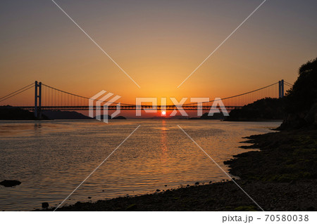 《岡山県》久須美鼻から眺める瀬戸内海の夕景 70580038