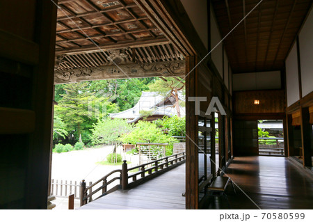 日本の世界遺産　平泉　中尊寺　本堂 70580599