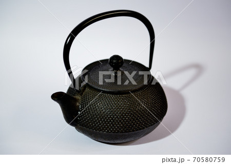 南部鉄器 鉄瓶 白バック 南部鉄器 鉄瓶 白バック 70580759