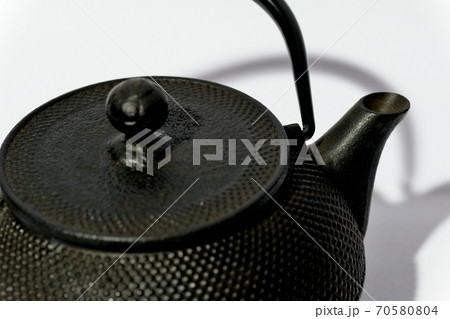 南部鉄器 鉄瓶 白バック 南部鉄器 鉄瓶 白バック 70580804