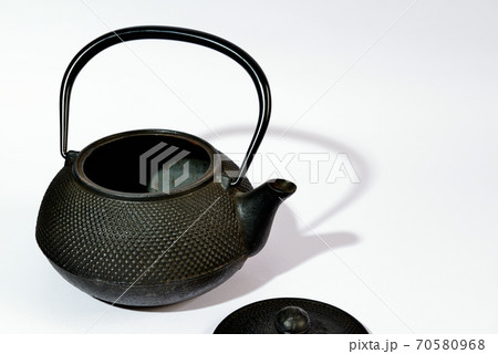 南部鉄器 鉄瓶 白バック 南部鉄器 鉄瓶 白バック 70580968