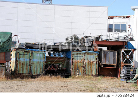 資材置き場、コンテナ、建築資材、工事資材、土木、足場の写真素材 ...