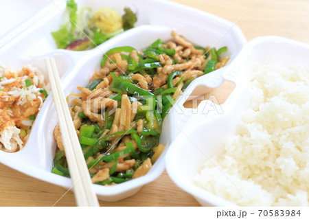 美味しい青椒肉絲弁当、テイクアウト 70583984