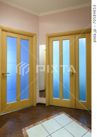 Closed glass interior doors, view from the corridor Closed glass interior doors, view from the corridor 70584653