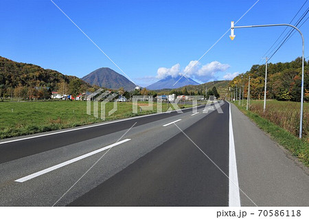 北海道の道「羊蹄山・尻別岳・国道276号線」（北海道喜茂別町） 70586118