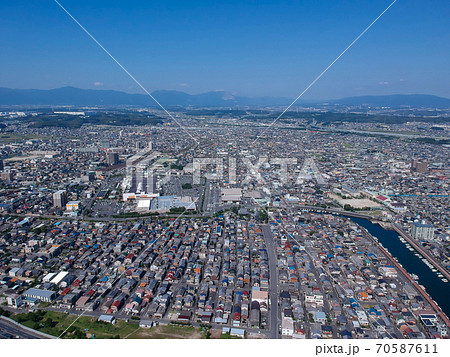 ドローンで空撮した四日市の街風景 ドローンで空撮した四日市の街風景 70587611