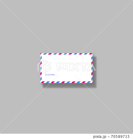 郵便封筒とカラー背景 国際郵便 郵便 住所 手紙などの写真素材