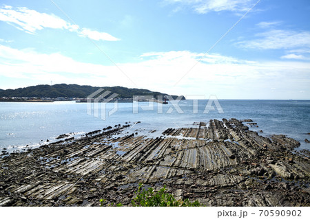 城ヶ崎海岸から加太の加太湾・田倉崎方面を望む 城ヶ崎海岸から加太の加太湾・田倉崎方面を望む 70590902
