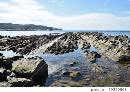 城ヶ崎海岸から加太の加太湾・田倉崎方面を望む 70590903