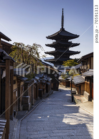 京都の清水の坂　 70591313