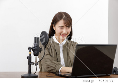 配信 配信 70591331