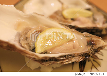 おいしい北海道仙鳳趾産生牡蠣 70592121