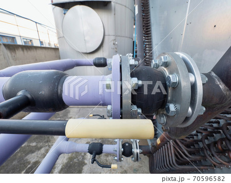 Flanges and ball valves with vibration rubbery dampe Flanges and ball valves with vibration rubbery dampe 70596582