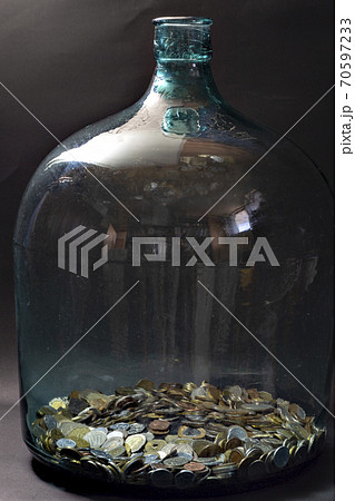 硫酸瓶を貯金箱として 硫酸瓶を貯金箱として 70597233